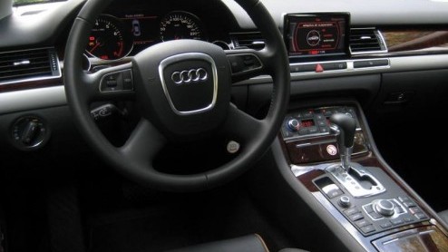 Een zuinige toplimousine met zescilinder benzinemotor. Een utopie, zegt u? Het bestaan ligt niet voor de hand, toch is het wel degelijk mogelijk. Audi combineert een adequate 2.8 FSI en een efficinte
