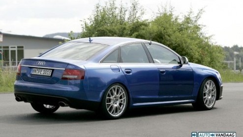 Opnieuw hebben we foto's van een van de meest brute Audi's die er zijn, de RS6. Zoals we al wisten kreeg de RS6 de motor uit de Lamborghini Gallardo, maar dan voorzien van een turbo. Het vermogen wat 