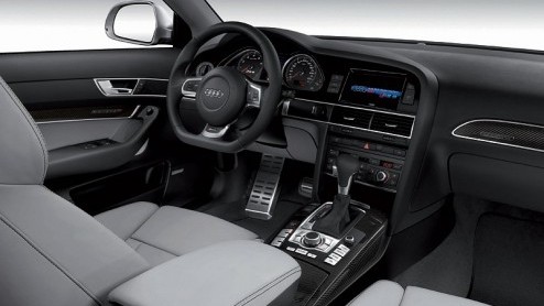 Na heel veel spyshots, filmpjes en aanverwante zaken is het dan eindelijk officieel. Audi presenteert je de meest krachtige boodschappenauto van dit moment, de RS6.