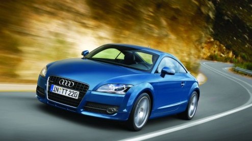Vanaf 1998 was de vorige Audi TT al op de markt en het werd tijd voor een nieuwe. Zeven april was het dan zover, Audi liet de nieuwe TT aan het publiek zien middels een wervelende show.