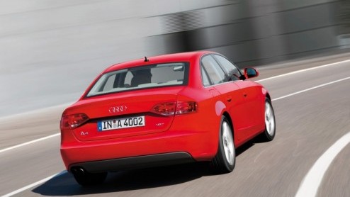 Bij vele zakenlieden staat de Audi A6 op de shortlist. Het vakblad Automobiel Management heeft de Duitser voor de tweede keer uitgeroepen tot Zakenauto van het Jaar. De nieuwe kleine broer, A4, ging m