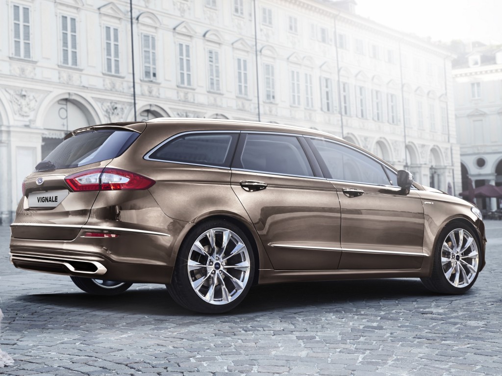 Ford Vignale introductie vindt plaats tijdens AutoRAI 2015, waarna twee Ford Stores in Amsterdam en Zaandam operationeel zijn.