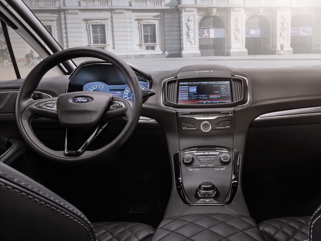 Ford Vignale introductie vindt plaats tijdens AutoRAI 2015, waarna twee Ford Stores in Amsterdam en Zaandam operationeel zijn.
