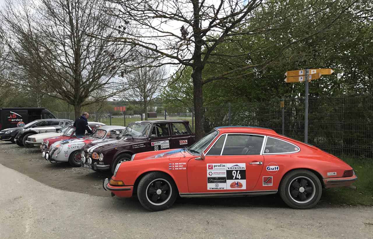 Ruben van Hattem en Quinten van Solt rijden als het AutoVandaag team de Tulpenrally en doen verslag van de eerst twee dagen.