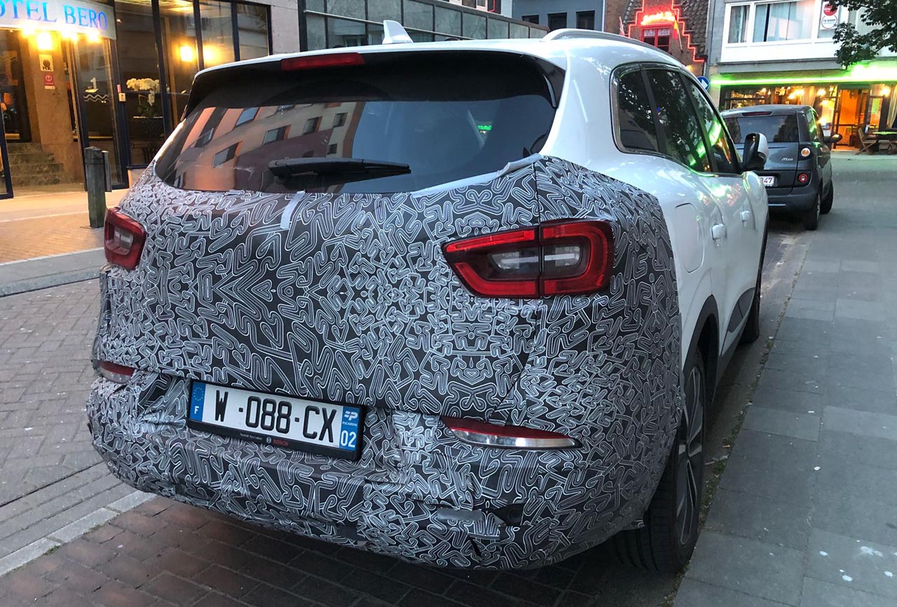 Renault geeft de Kadjar een facelift en toont deze begin oktober in Parijs.