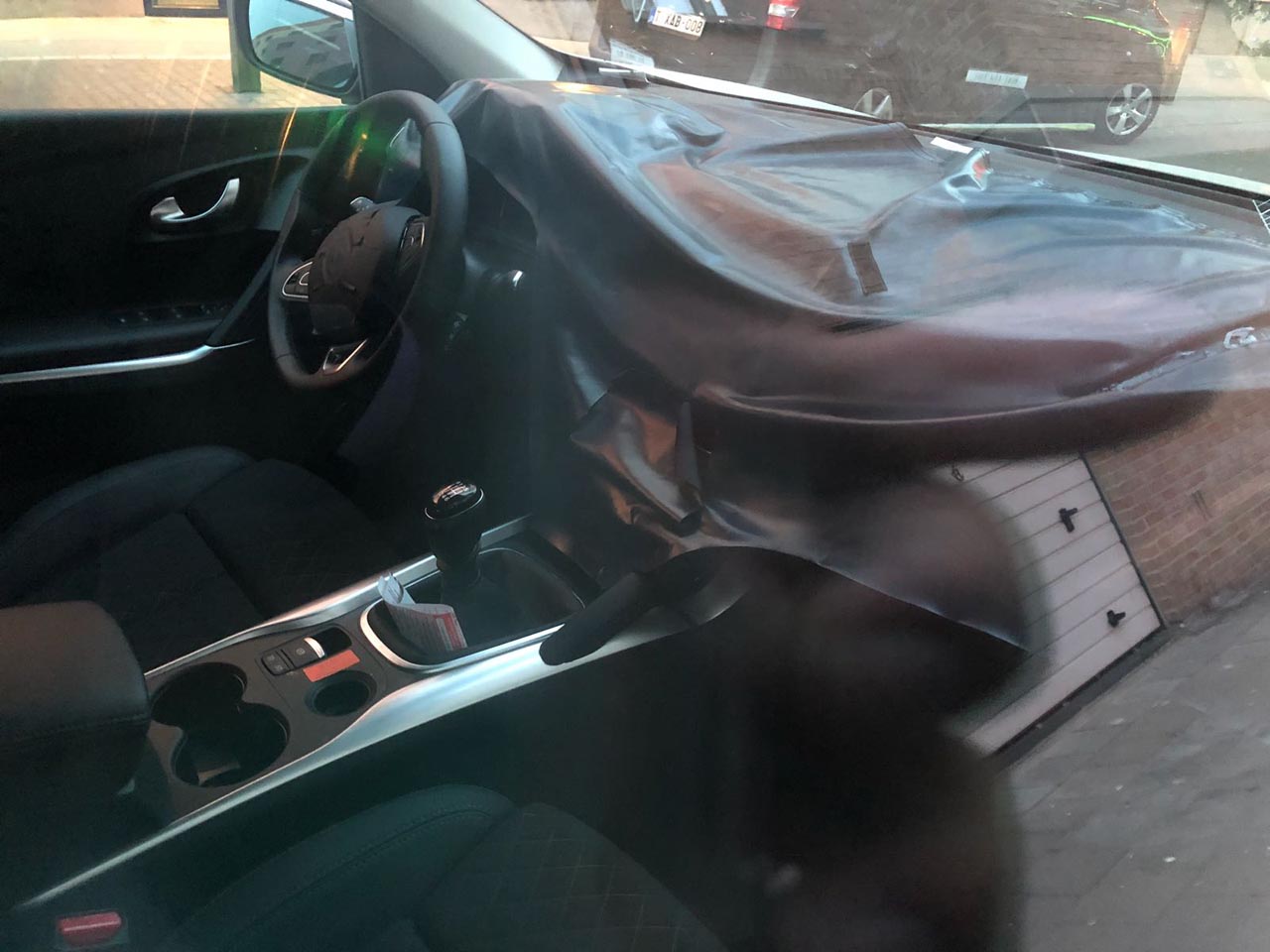 Renault geeft de Kadjar een facelift en toont deze begin oktober in Parijs.