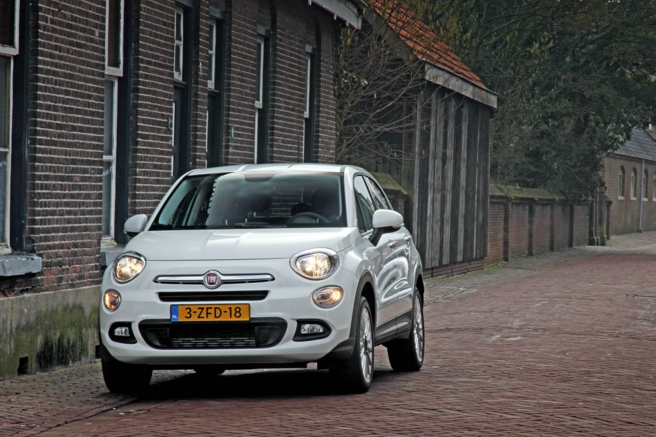 Fiat 500X met automaat op de prijslijst in de vorm van de 500X DCT 1.4 Turbo MultiAir of de Multijet diesels met negentrapsautomaat.