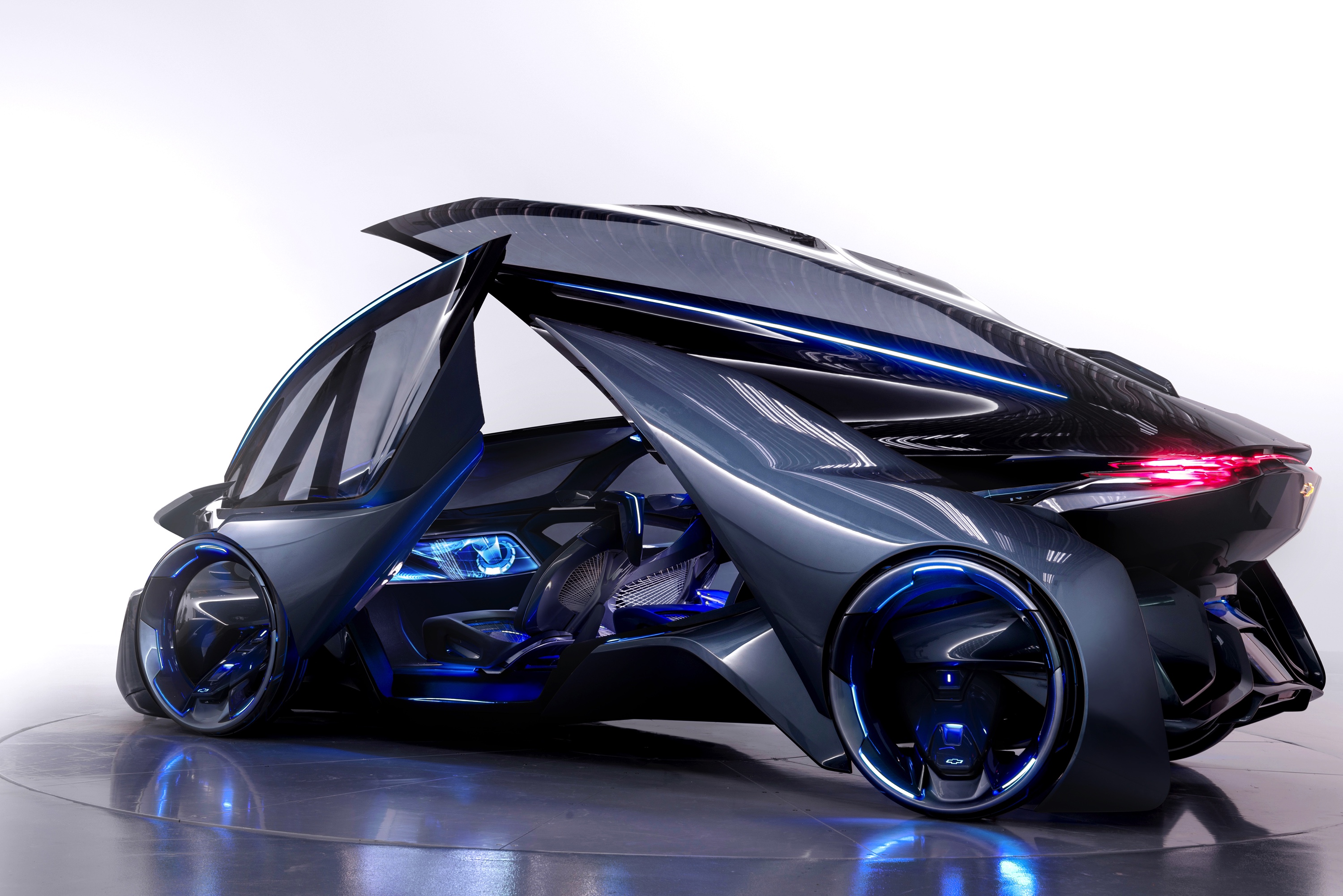 Dus jij dacht dat de Mercedes-Benz F 015 Luxury in Motion extreme vormgeving had? Maak kennis met Chevrolets visie op autonoom rijden. Dit is de FNR Concept.
