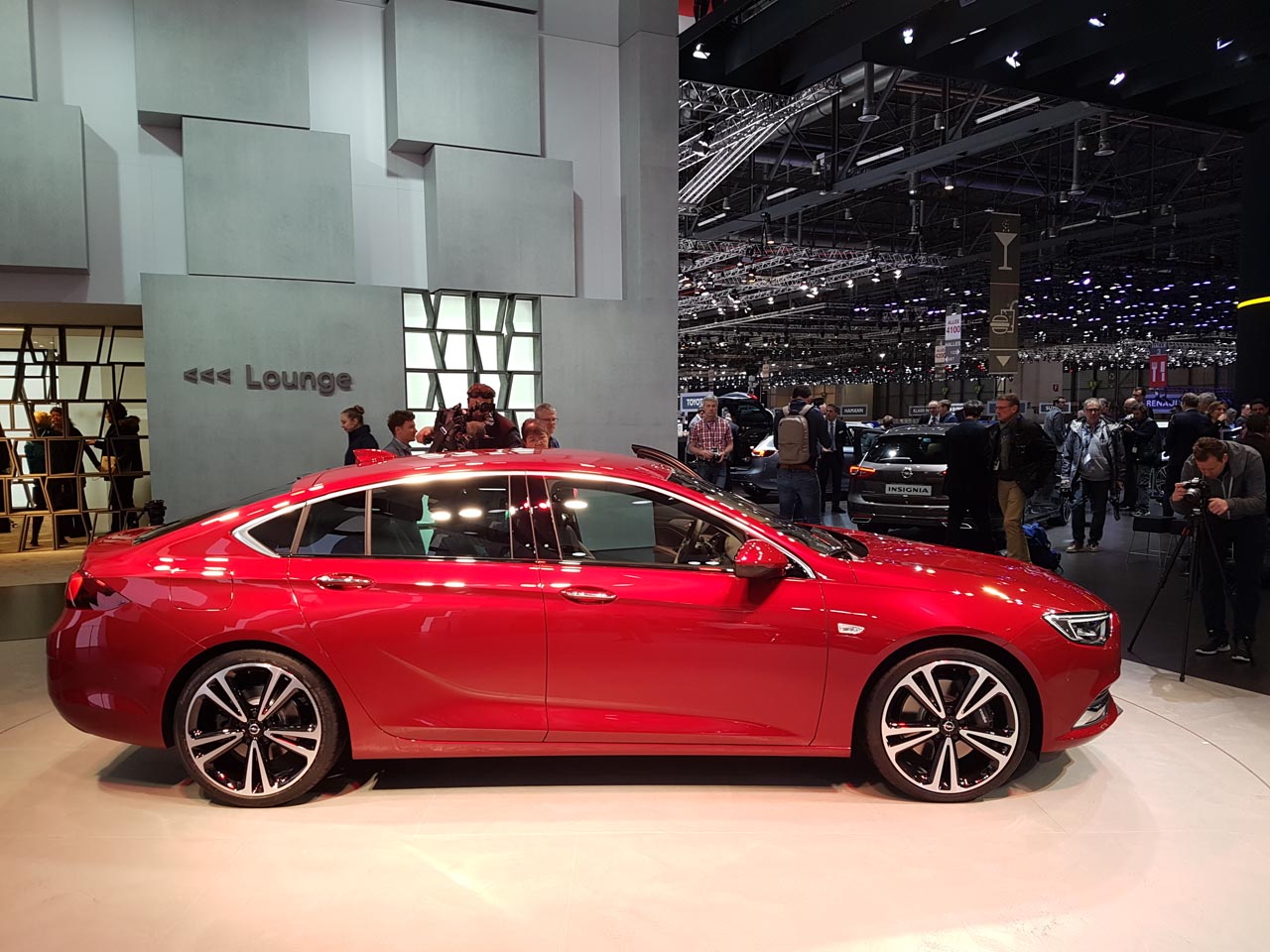 Autovandaag liep rond op de autosalon van Genve 2017 en bracht volop nieuws mee.