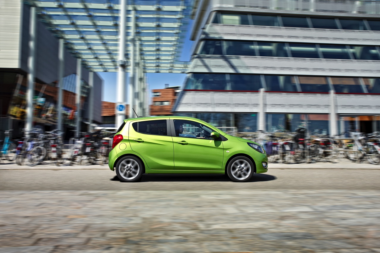 In de autoverkopen van 2016 weet Opel tot nu toe goed te scoren. Het Duitse merk boekt verkoopsucces met de Karl, Corsa en Astra. 2016 is het laatste jaar voor nieuwe auto's met 15% bijtelling.