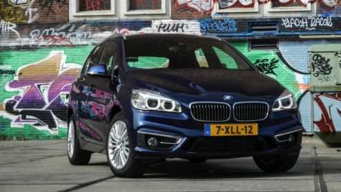 Autotest BMW 2 Serie Active Tourer met de 218d dieselmotor uitvoering en 20% bijtelling. De eerste MPV met voorwielaandrijving als BMW