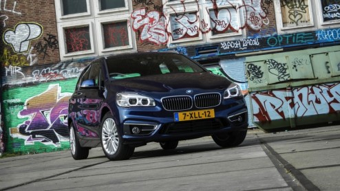 Autotest BMW 2 Serie Active Tourer met de 218d dieselmotor uitvoering en 20% bijtelling. De eerste MPV met voorwielaandrijving als BMW