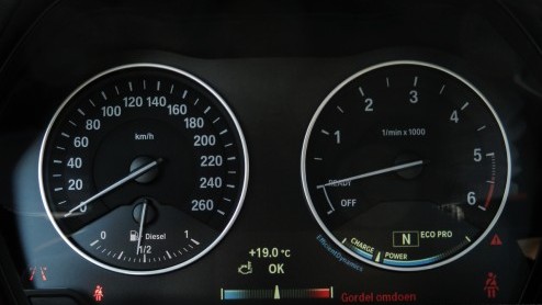 Autotest BMW 2 Serie Active Tourer met de 218d dieselmotor uitvoering en 20% bijtelling. De eerste MPV met voorwielaandrijving als BMW