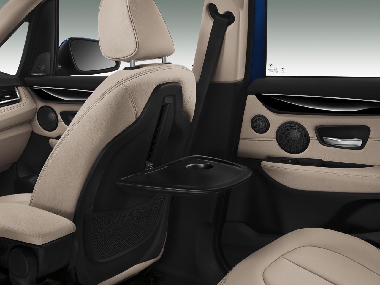 BMW maakt de prijzen van de 2 Serie Gran Tourer bekend en zet de vijf- en zevenzits MPV vanaf 6 juni in de Nederlandse showrooms. De 214d en 216d scoren 20% bijtelling.
