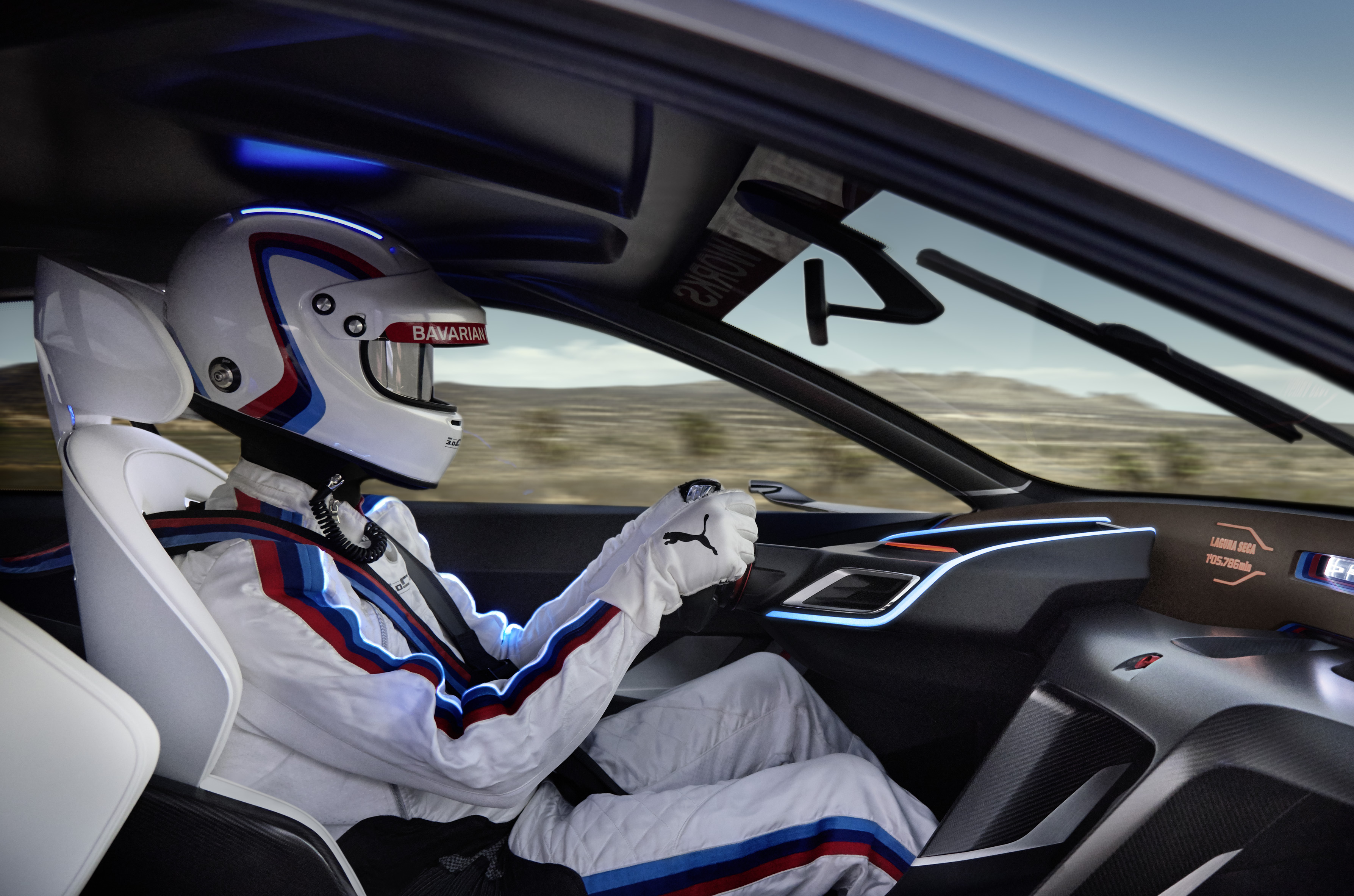 BMW verkoopt dit jaar veertig jaar auto?s in de Verenigde Staten. Reden voor een feestje. BMW trakteert daarom op de BMW 3.0 CSL Hommage R, een eerbetoon aan de 3.0 CSL van weleer.