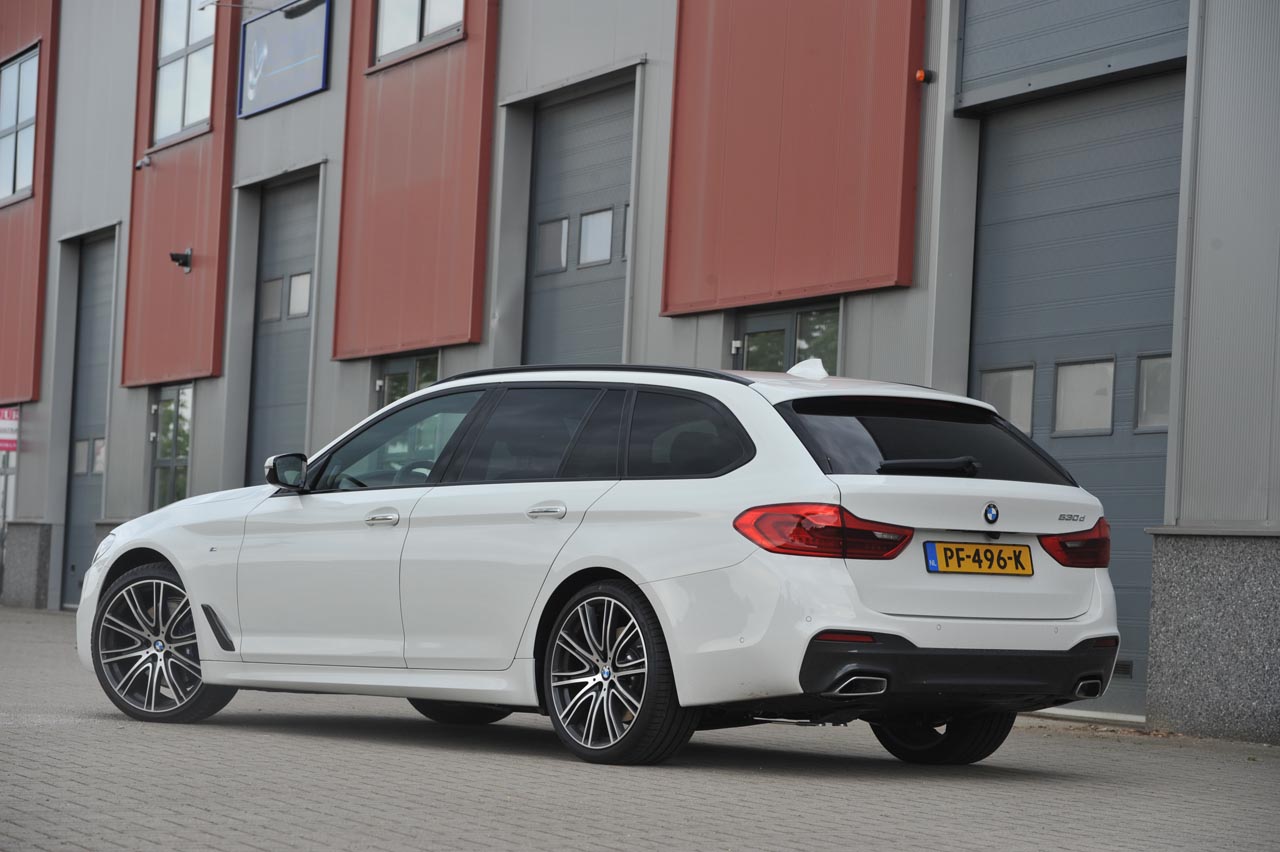 BMW lanceert kort na de sedan ook de Touring van de nieuwe 5-serie. De zescilinder diesel 530d weet volledig te overtuigen.