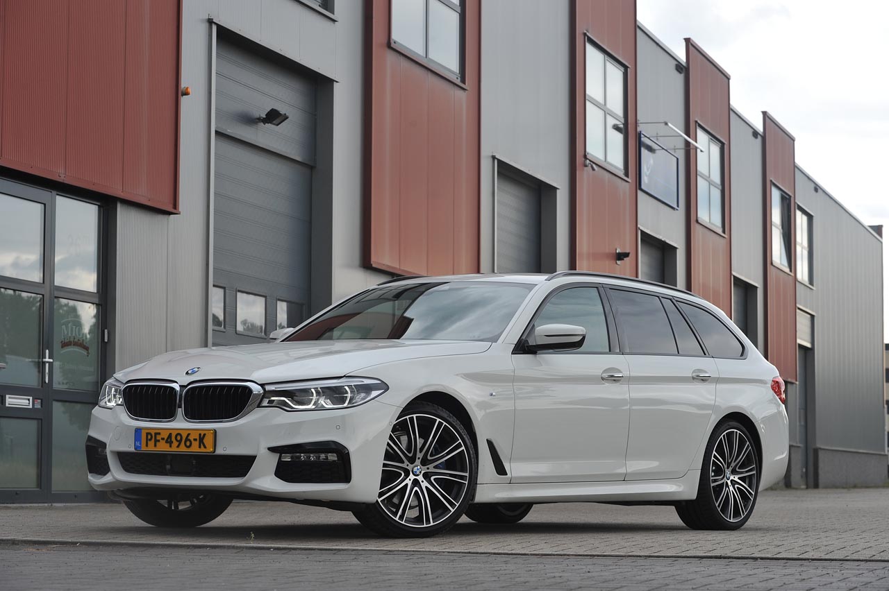 BMW lanceert kort na de sedan ook de Touring van de nieuwe 5-serie. De zescilinder diesel 530d weet volledig te overtuigen.