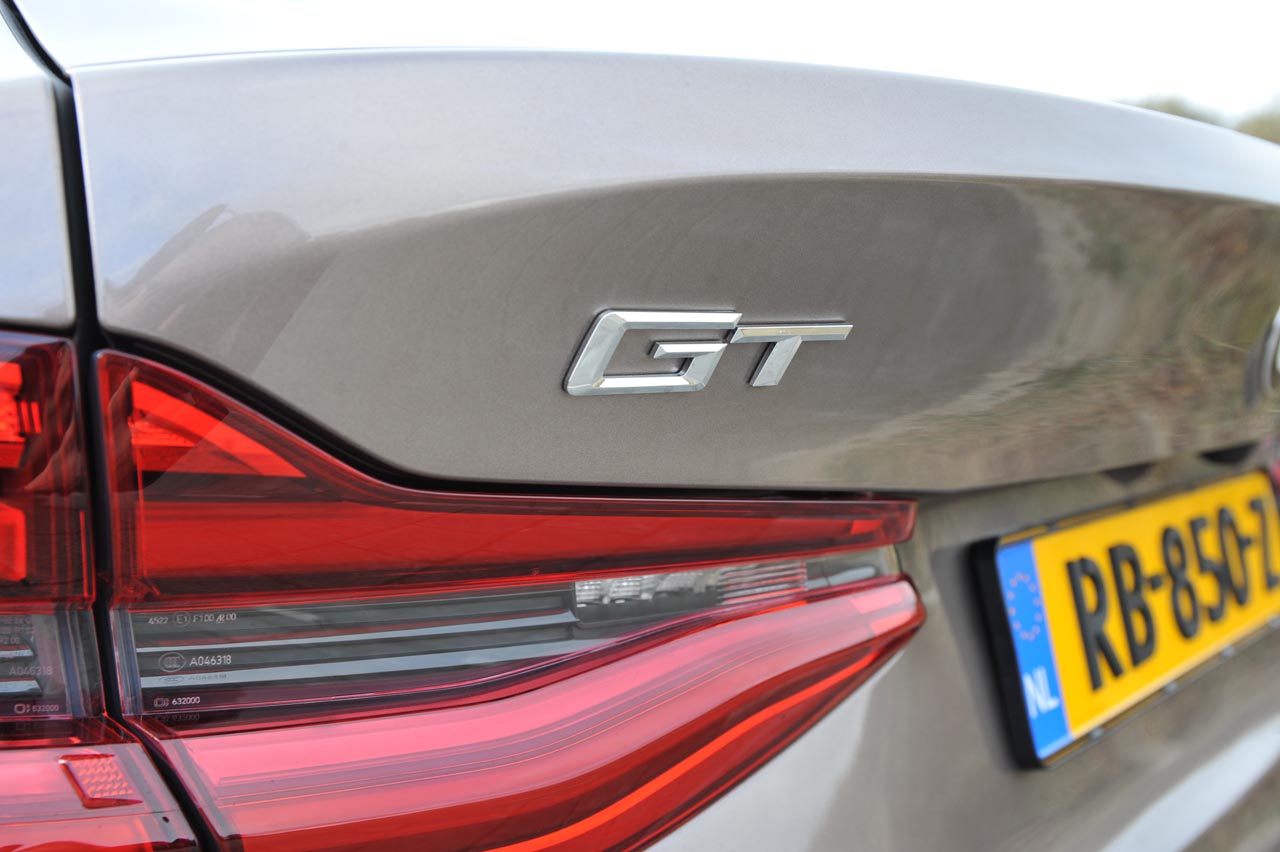 BMW volgt de 5 Gran Turismo op door de 6-serie Gran Turismo die een meer elegant voorkomen heeft.