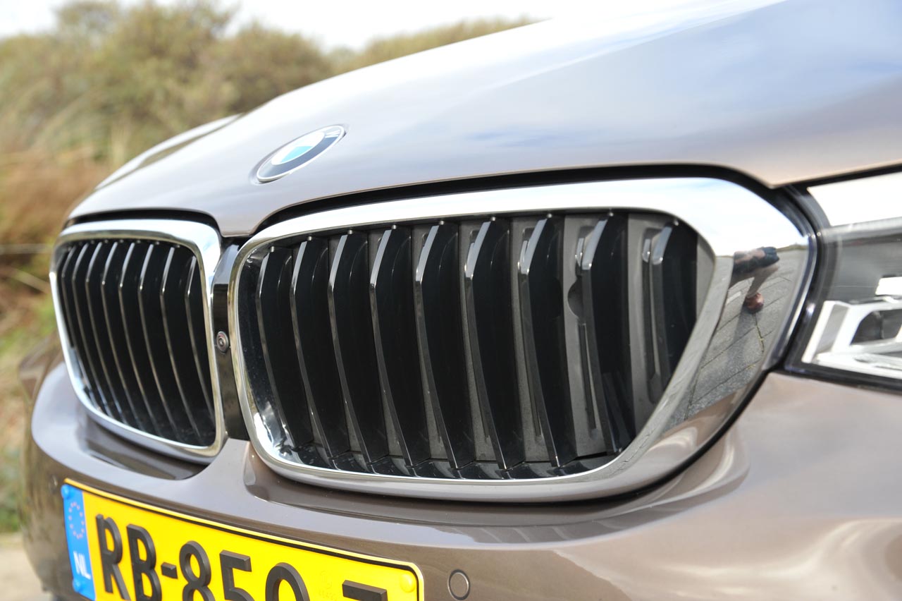 BMW volgt de 5 Gran Turismo op door de 6-serie Gran Turismo die een meer elegant voorkomen heeft.