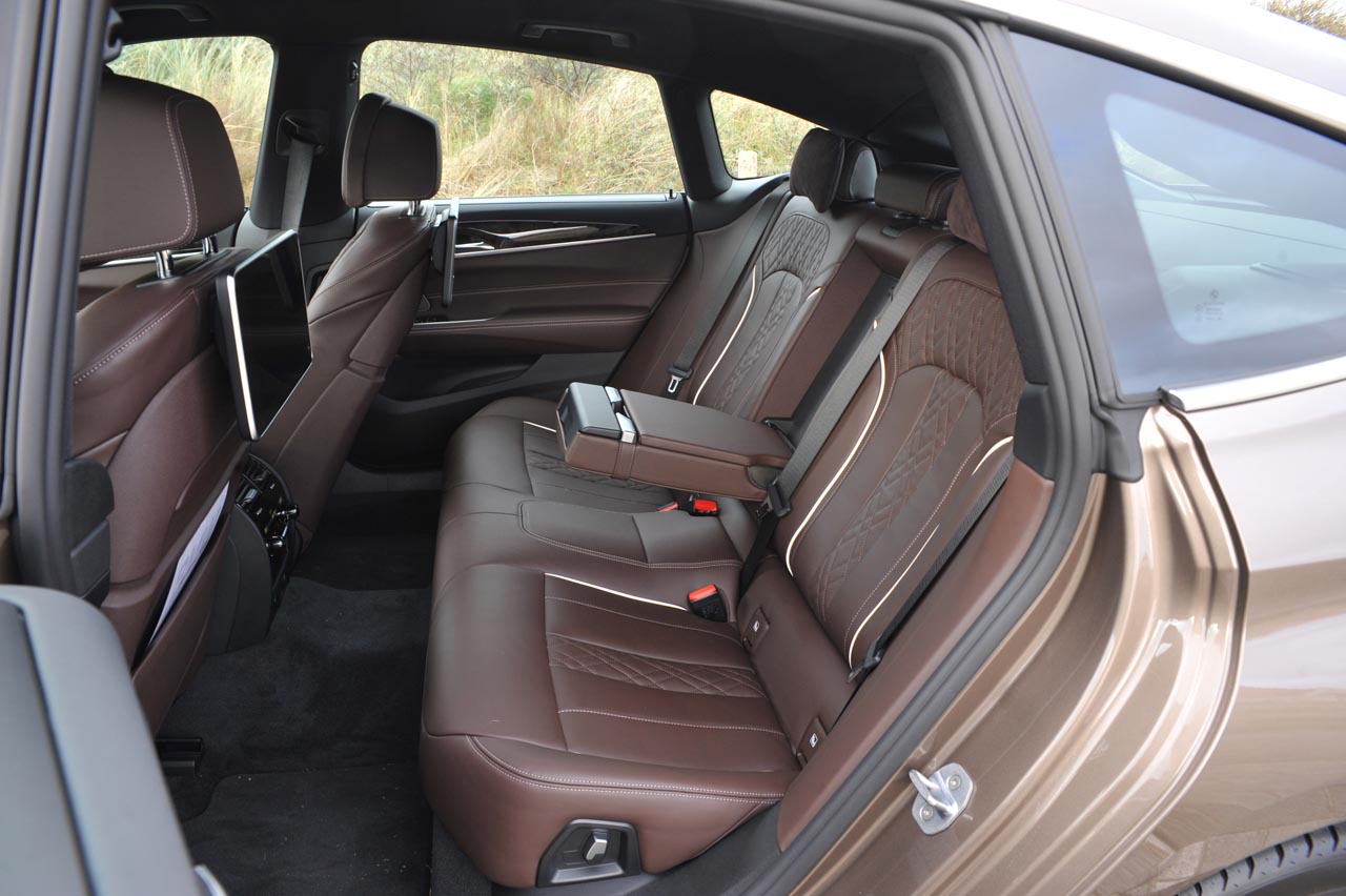 BMW volgt de 5 Gran Turismo op door de 6-serie Gran Turismo die een meer elegant voorkomen heeft.