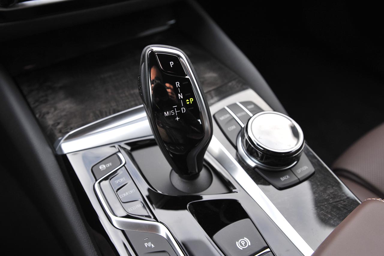 BMW volgt de 5 Gran Turismo op door de 6-serie Gran Turismo die een meer elegant voorkomen heeft.