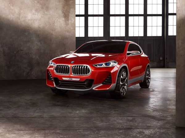BMW heeft op de Autosalon van Parijs de Concept X2 gepresenteerd, een voorbode voor een auto tussen de X1 en X3.