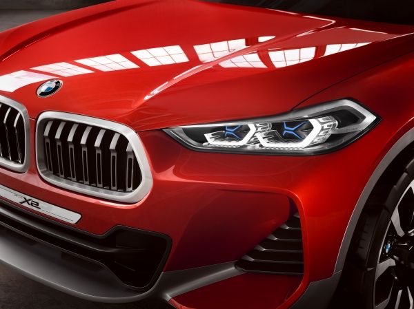 BMW heeft op de Autosalon van Parijs de Concept X2 gepresenteerd, een voorbode voor een auto tussen de X1 en X3.