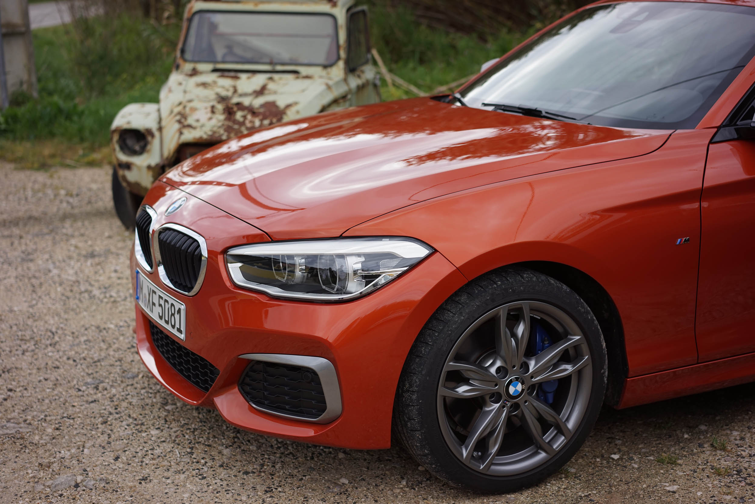 Autotest BMW M135i, de lekkerste 1 Serie die ook nog eens een facelift heeft gekregen en is uitgerust met de handgeschakelde zesbak uit de M3. Feest!