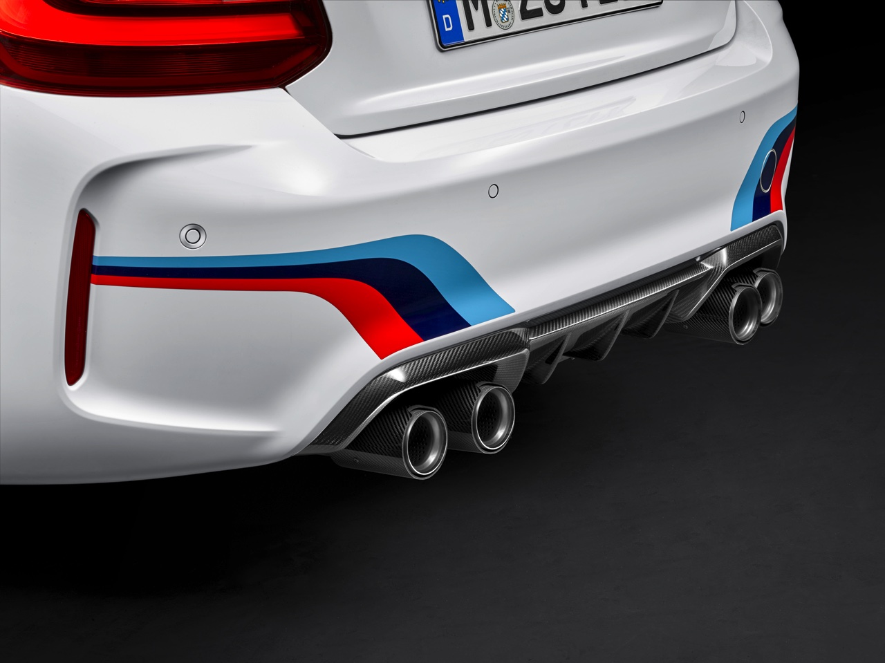 BMW brengt de M2 Coup verder op smaak met deze BMW M Performance Parts.