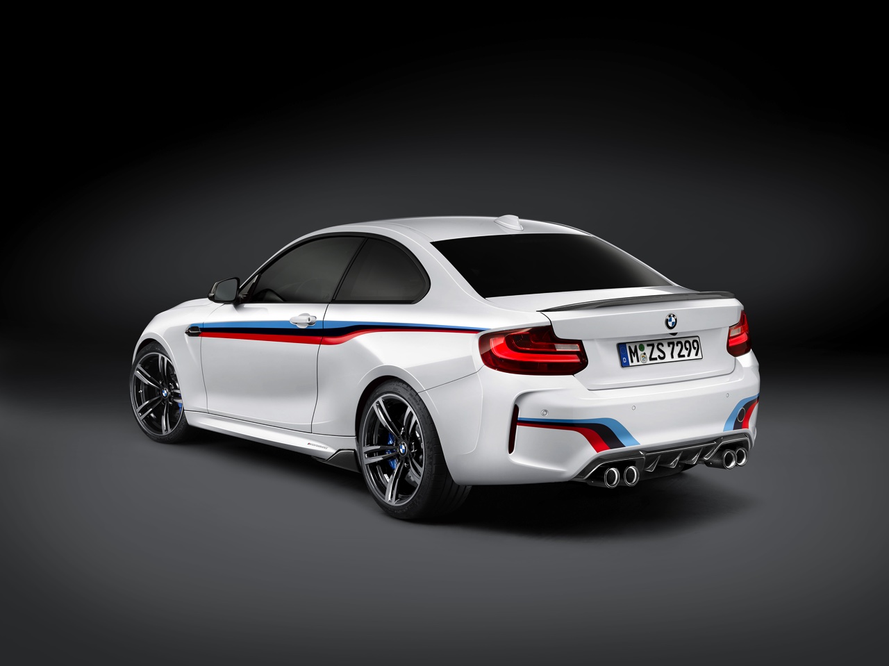 BMW brengt de M2 Coup verder op smaak met deze BMW M Performance Parts.