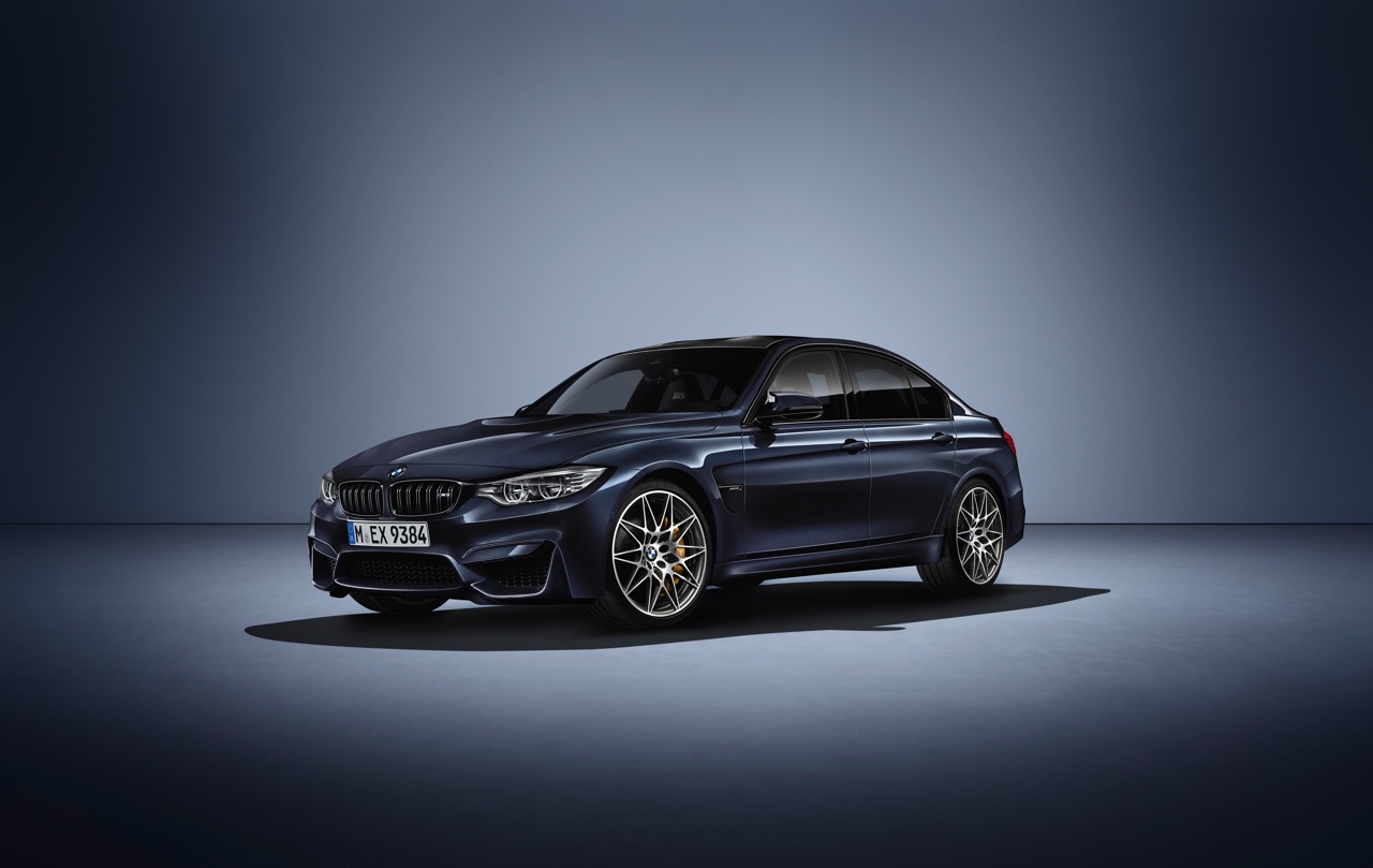 BMW M3 30 Jahre Edition eert het verleden en viert de maatstaf. Er komen 10 exemplaren van de totale oplage a 500 stuks naar Nederland.