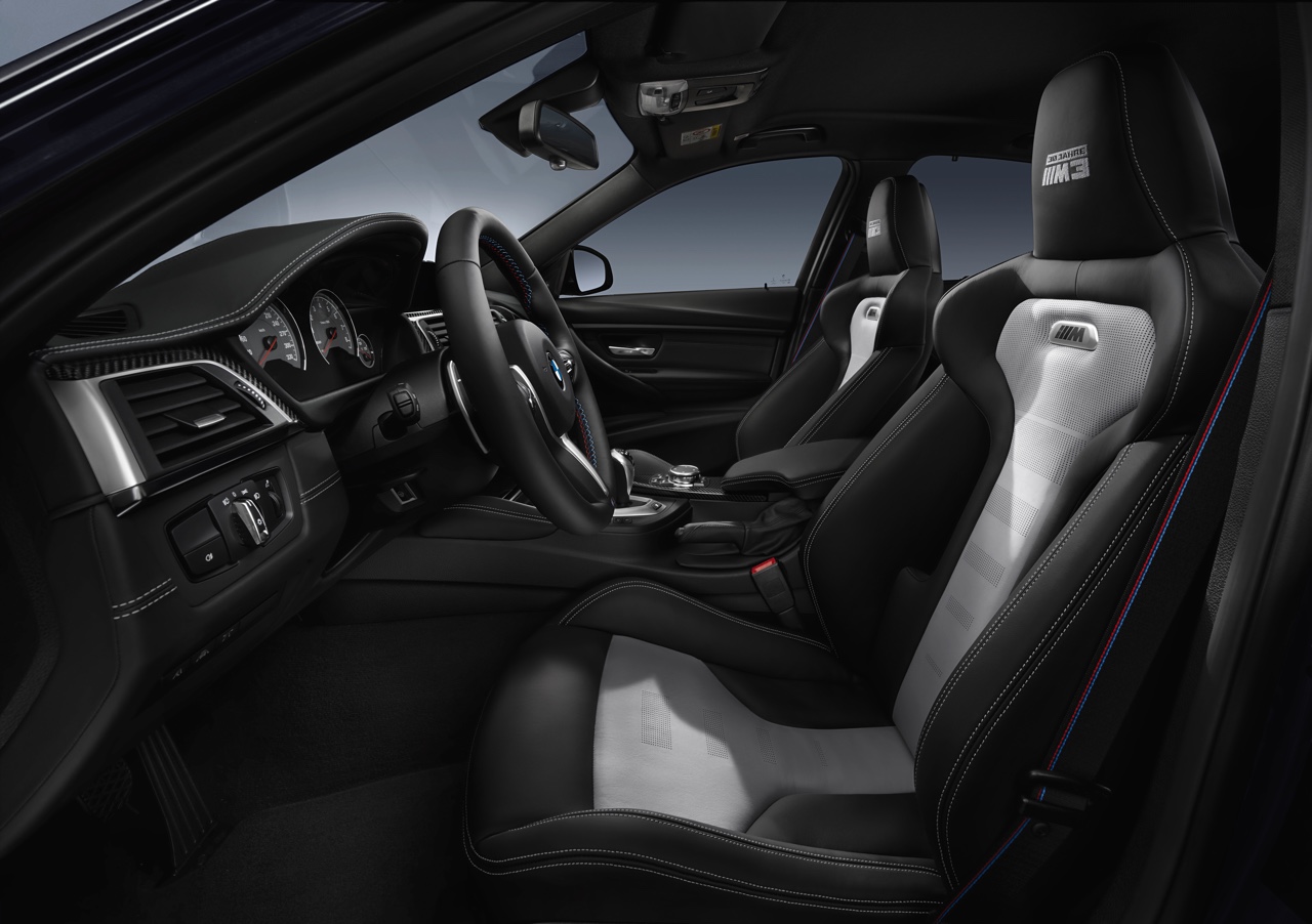 BMW M3 30 Jahre Edition eert het verleden en viert de maatstaf. Er komen 10 exemplaren van de totale oplage a 500 stuks naar Nederland.