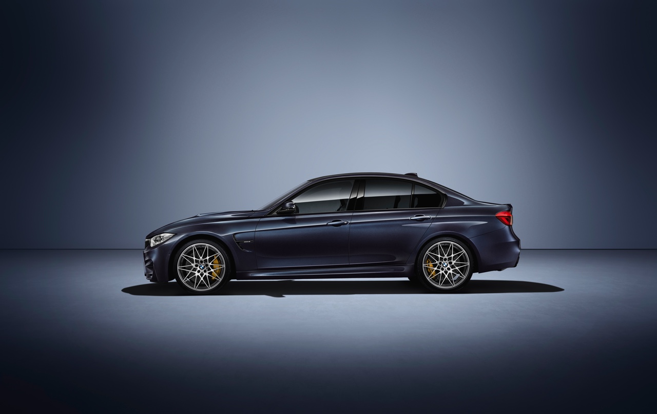BMW M3 30 Jahre Edition eert het verleden en viert de maatstaf. Er komen 10 exemplaren van de totale oplage a 500 stuks naar Nederland.