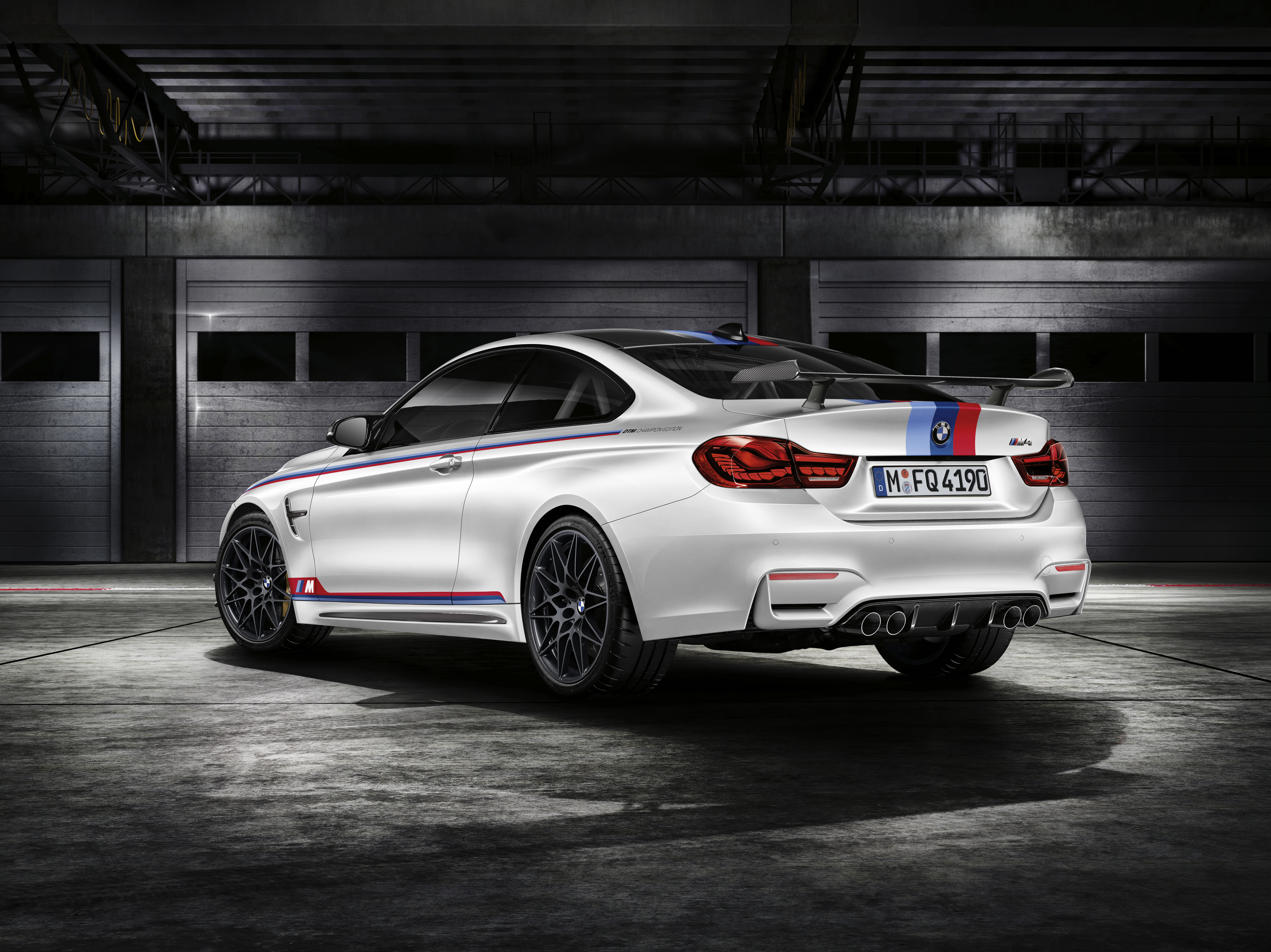 Ter gelegenheid van de kampioensoverwinning van Marco Wittmann in het DTM-kampioenshap van dit jaar, komt BMW met een DTM Champion Edition van de M4.