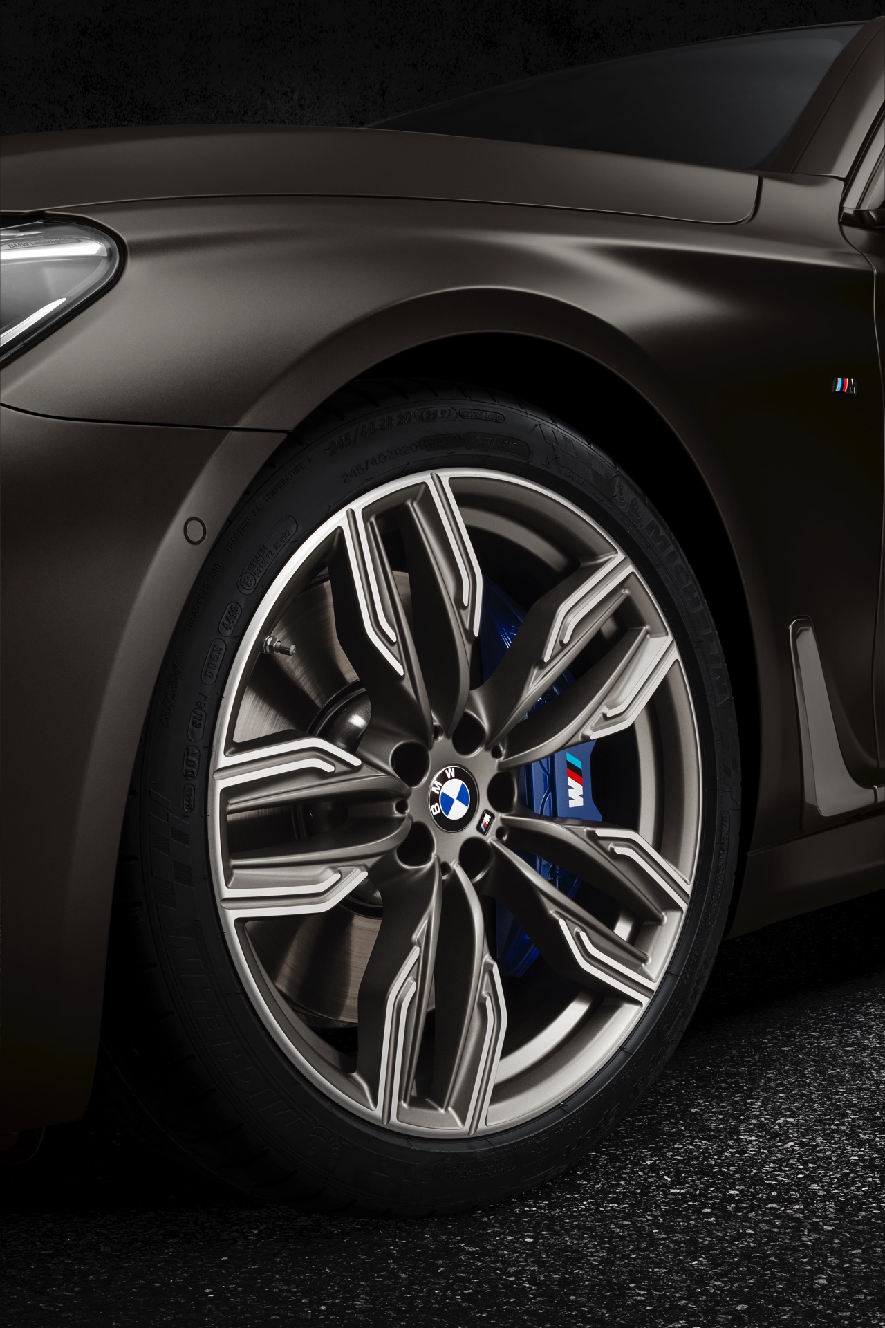 BMW 7 Serie aan de top met M760Li xDrive, dankzij 600 pk uit de 6.6 liter V12.