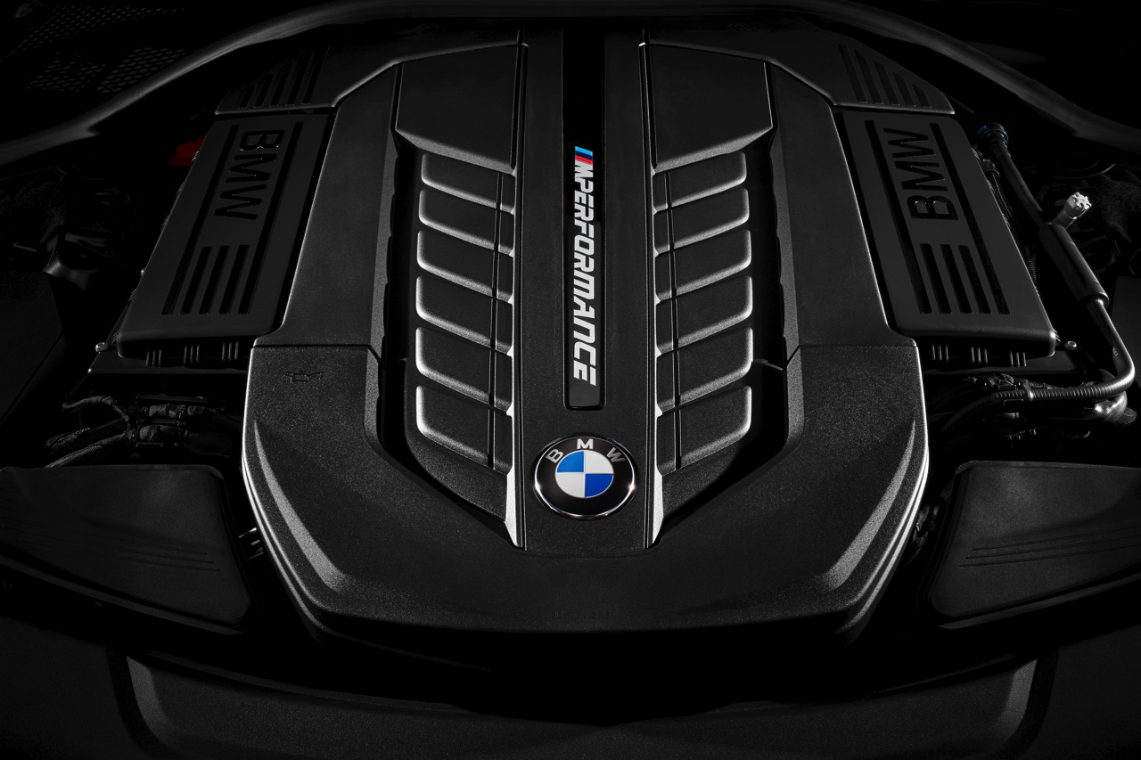 BMW 7 Serie aan de top met M760Li xDrive, dankzij 600 pk uit de 6.6 liter V12.