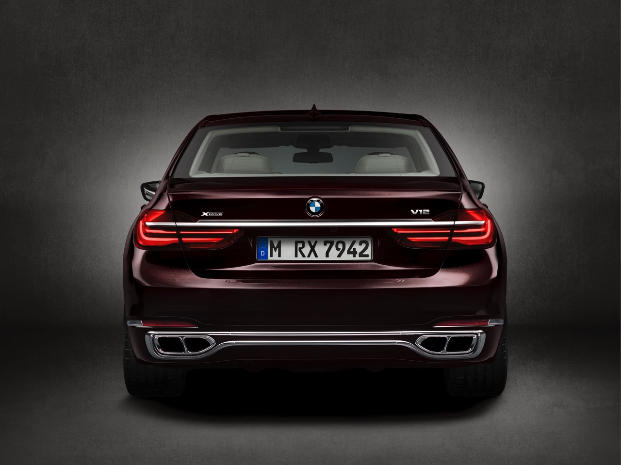 BMW 7 Serie aan de top met M760Li xDrive, dankzij 600 pk uit de 6.6 liter V12.