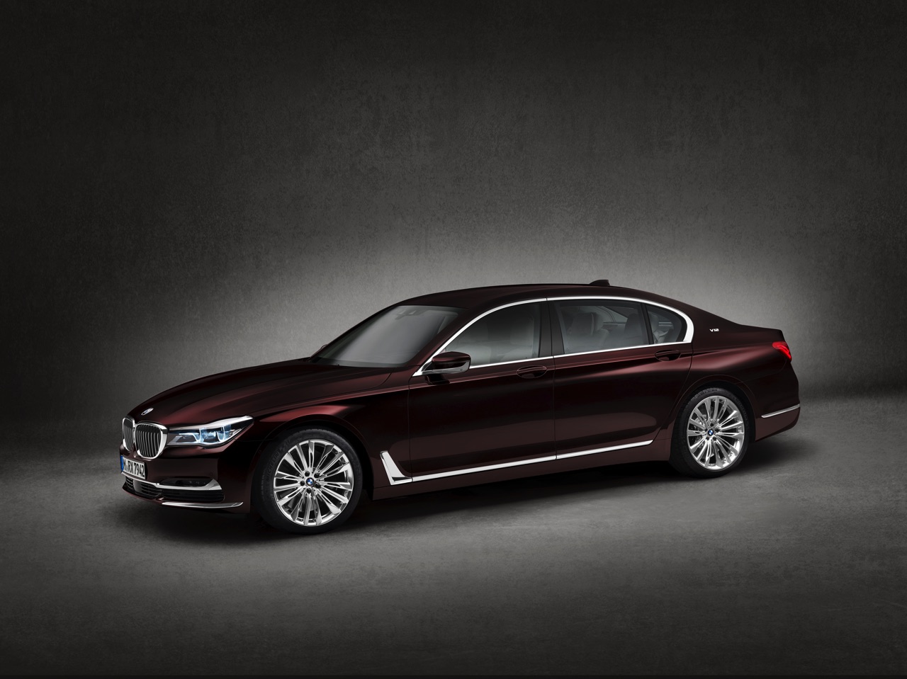 BMW 7 Serie aan de top met M760Li xDrive, dankzij 600 pk uit de 6.6 liter V12.