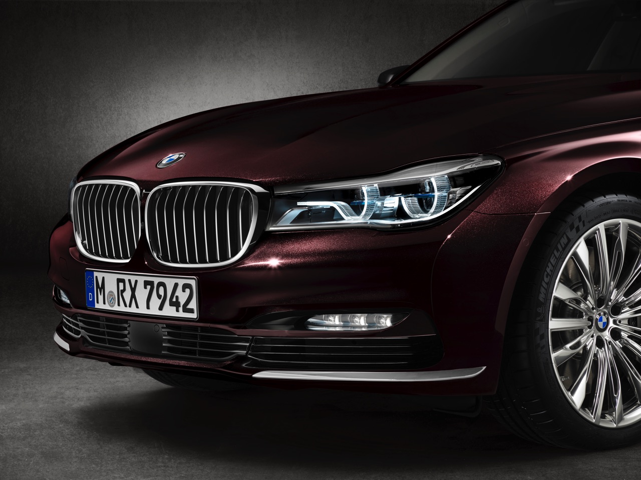 BMW 7 Serie aan de top met M760Li xDrive, dankzij 600 pk uit de 6.6 liter V12.