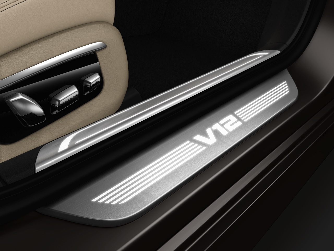 BMW 7 Serie aan de top met M760Li xDrive, dankzij 600 pk uit de 6.6 liter V12.