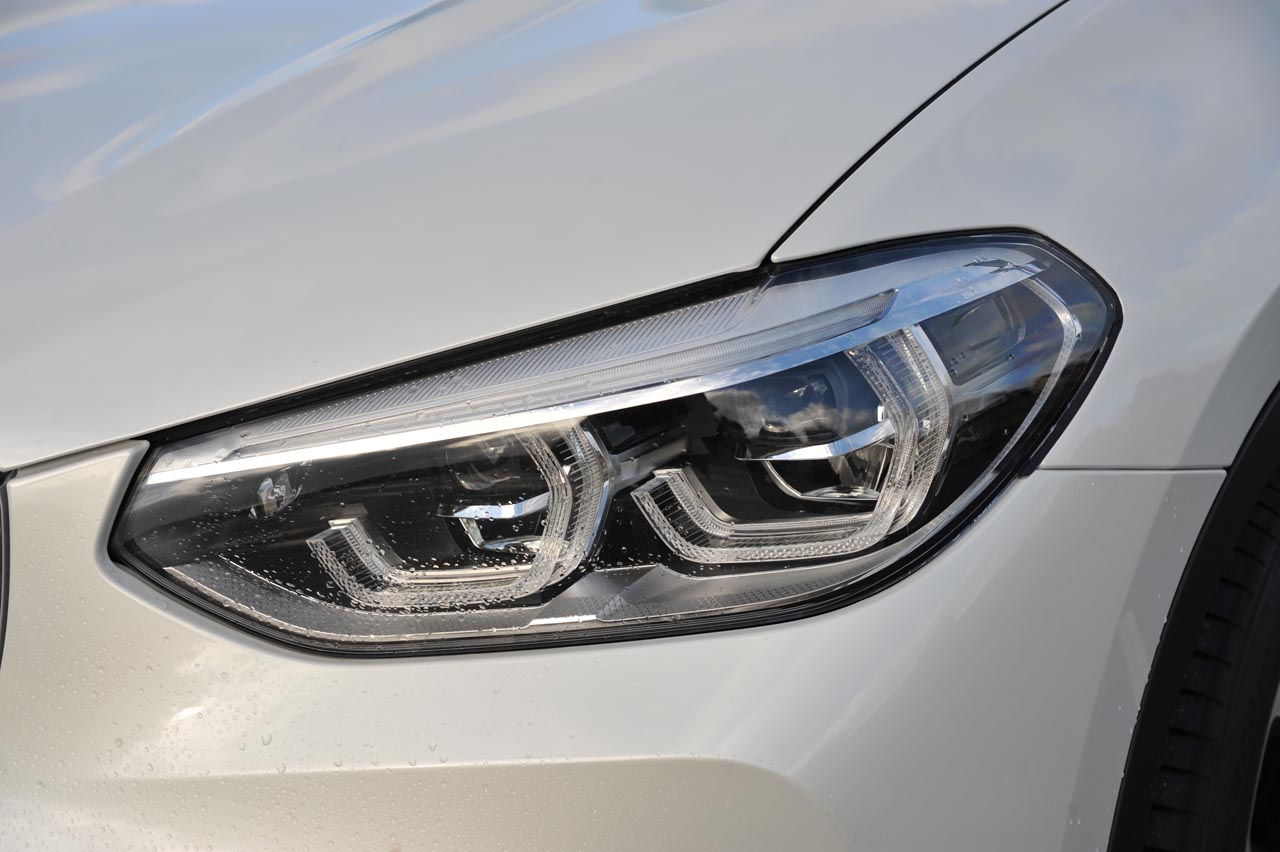 BMW levert de derde generatie X3 die op het gebied van verfijning en voorzieningen weer een flinke stap voorwaarts zet.