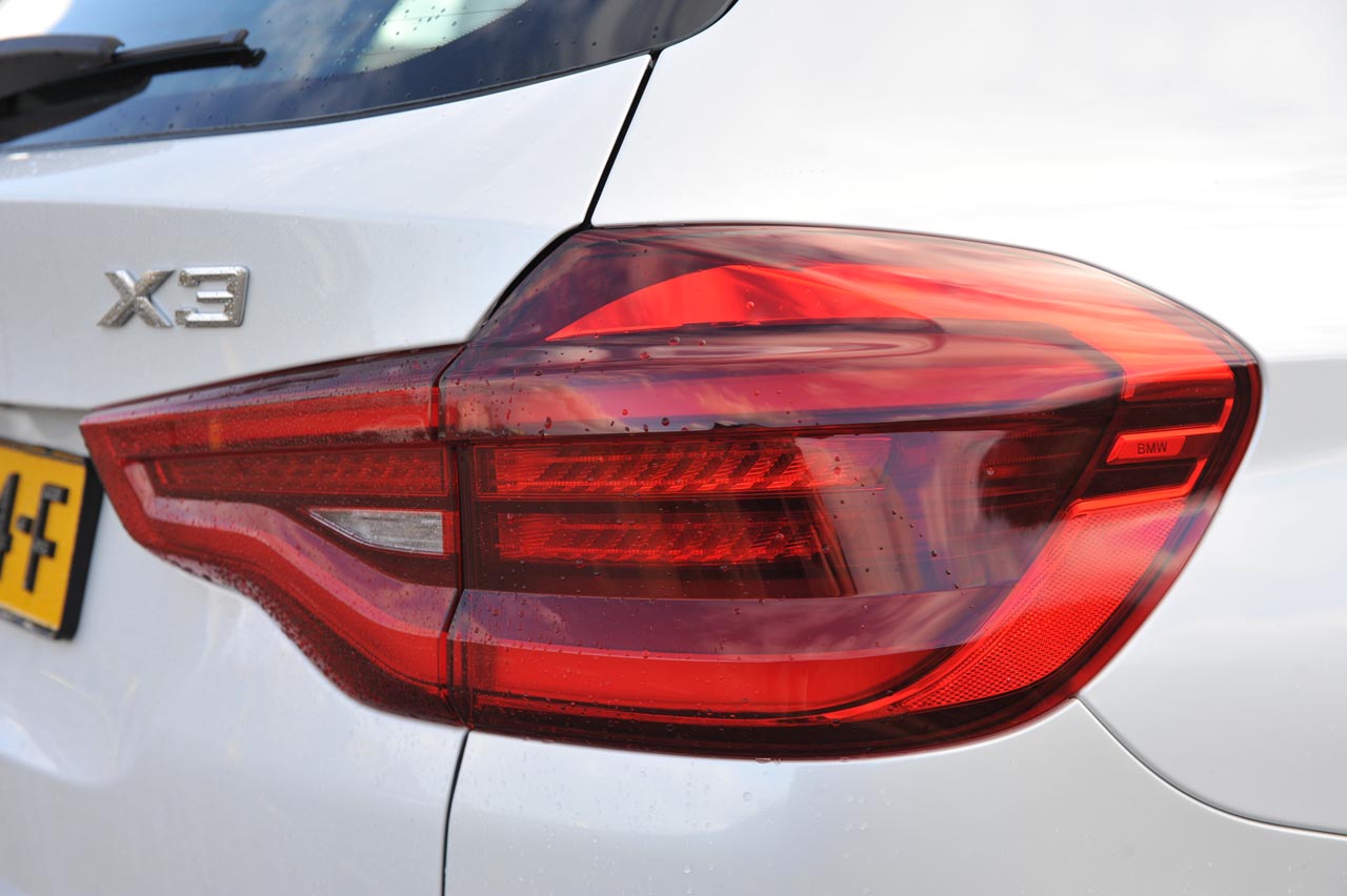 BMW levert de derde generatie X3 die op het gebied van verfijning en voorzieningen weer een flinke stap voorwaarts zet.