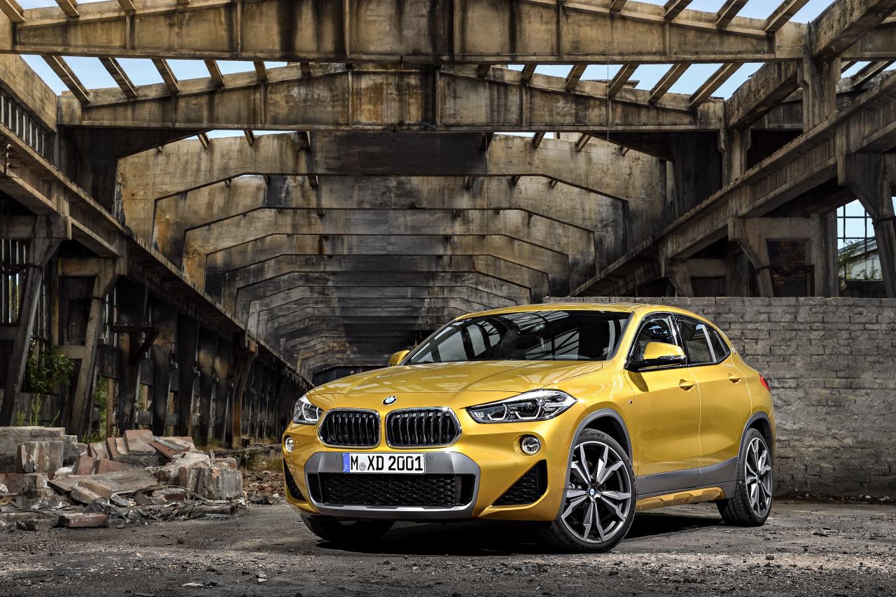BMW heeft nog een gaatje gevonden tussen de X1 en X3 en plaatst daar de nieuwe X2 met een coupeachtige daklijn.