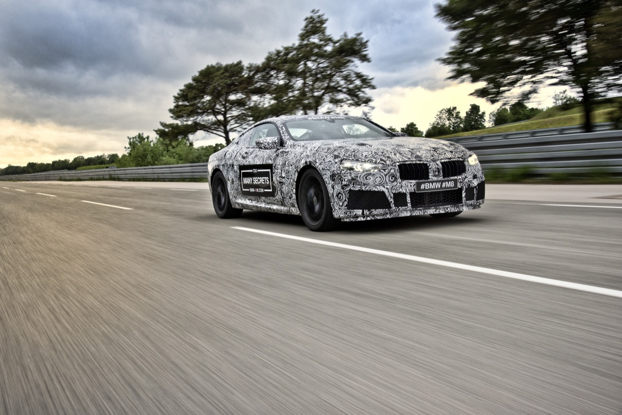 De nieuwe BMW 8-serie maakt zijn circuitdebuut op Daytona in januari.