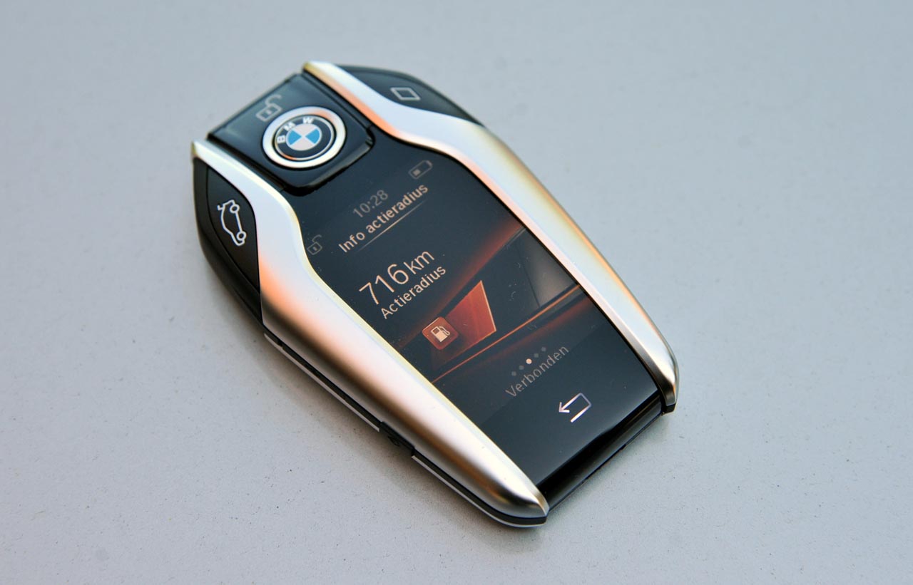 BMW heeft laten weten het einde in te luiden van de traditionele autosleutel.