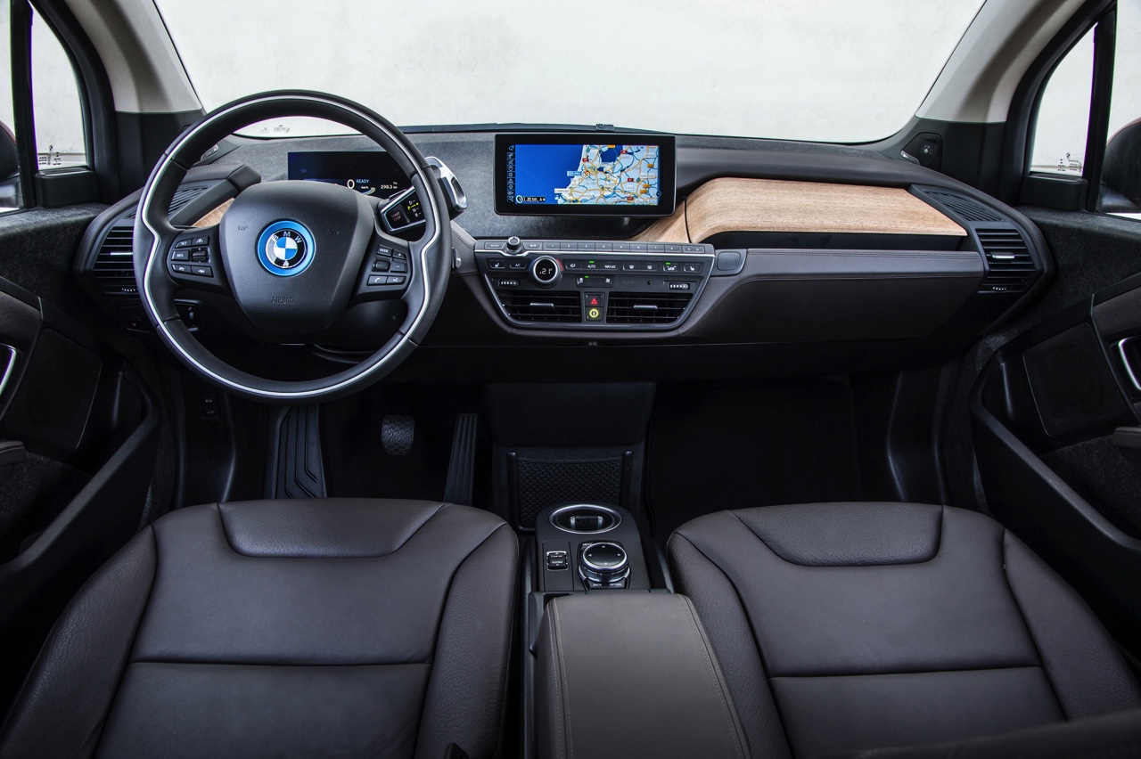 BMW i3 REX alleen in 2015 nog met 7% bijtelling. Daarom is hij er tijdelijk als Limited Black Edition en komt hij naar je toe tijdens I3 on tour.