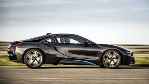 Komende zomer start BMW met de van de i8. De plug-in hybride komt in eerste instantie beschikbaar als exclusieve First Edition.