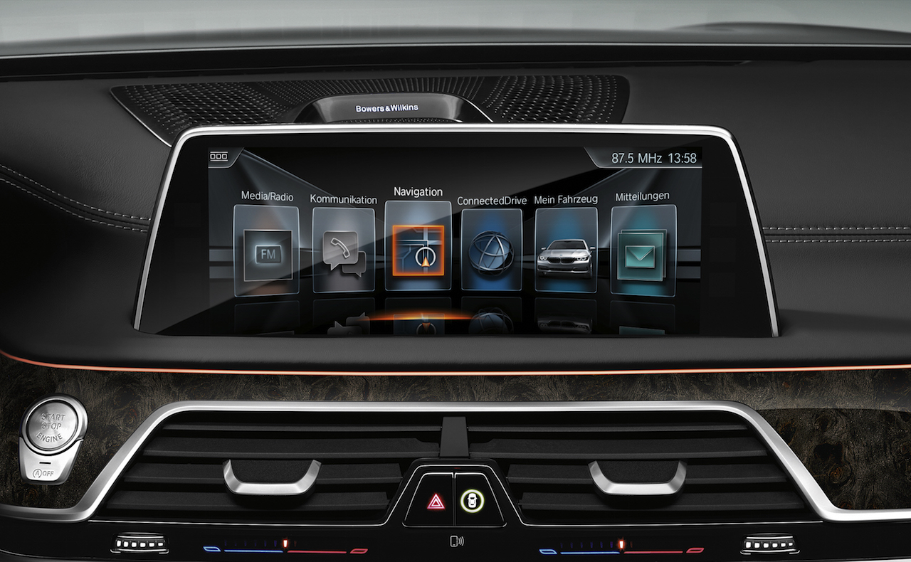 BMW vernieuwt iDrive van X3, X4 en 6 Serie met nieuwe icoonweergave, bekend uit de nieuwe 7 Serie. De wijzigingen zijn onderdeel van modeljaar 2016.