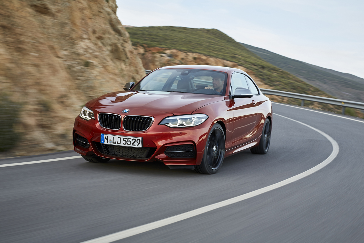 BMW voert op de 1 en 2 Serie een aantal bescheiden modeljaarwijzigingen door.