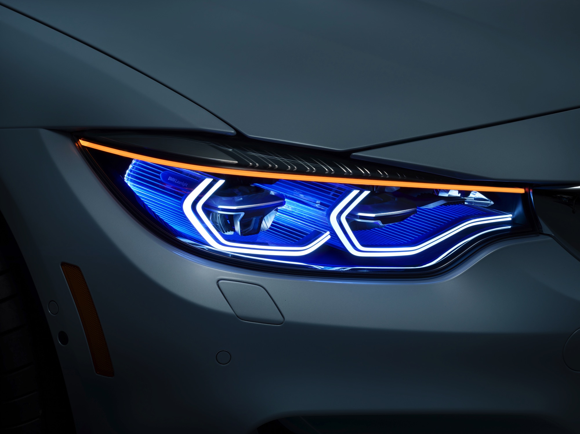BMW laat in Las Vegas zien wat er allemaal mogelijk is op het gebied van verlichting. Laserlampen, OLEDs en nieuwe functies...